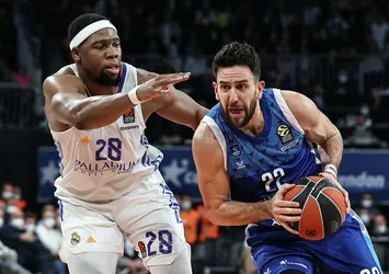 Anadolu Efes R. Madrid'i devirdi!