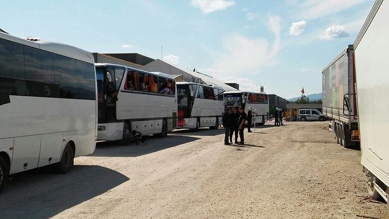 Sakaryaspor ile Eskişehirspor Taraftarı Birbirine Girdi