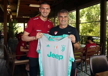 Buffon'dan Şenol Güneş'e imzalı forma