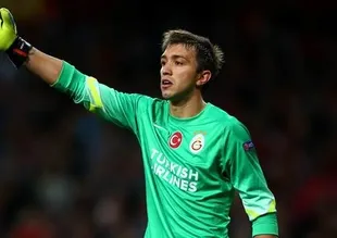 Muslera çılgına döndü!