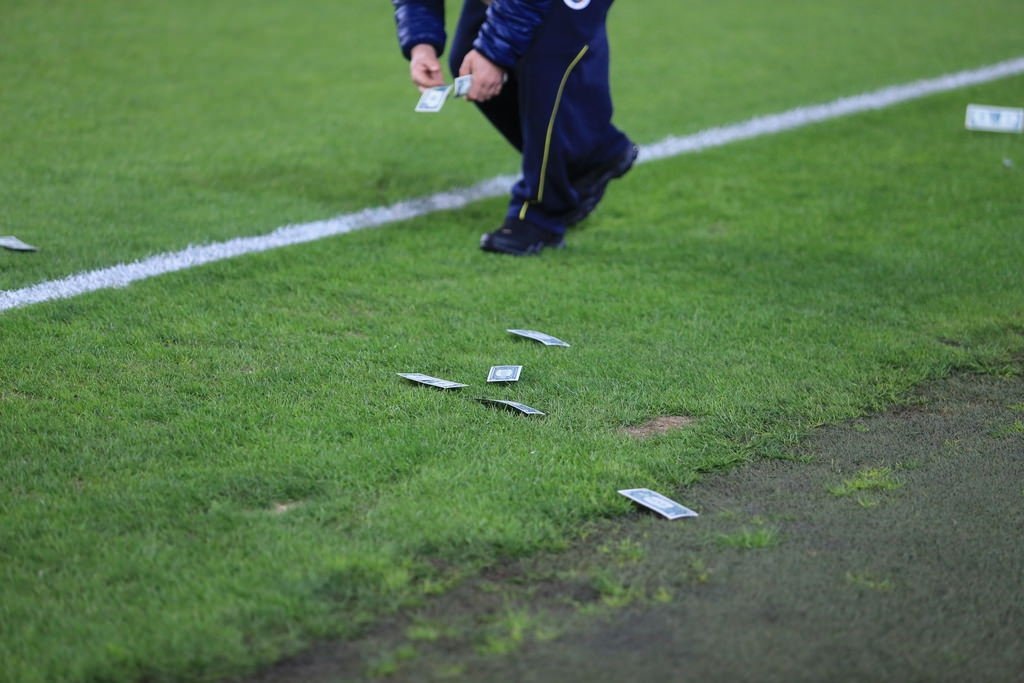 Fenerbahçe taraftarından Gökhan Gönül’e protesto!