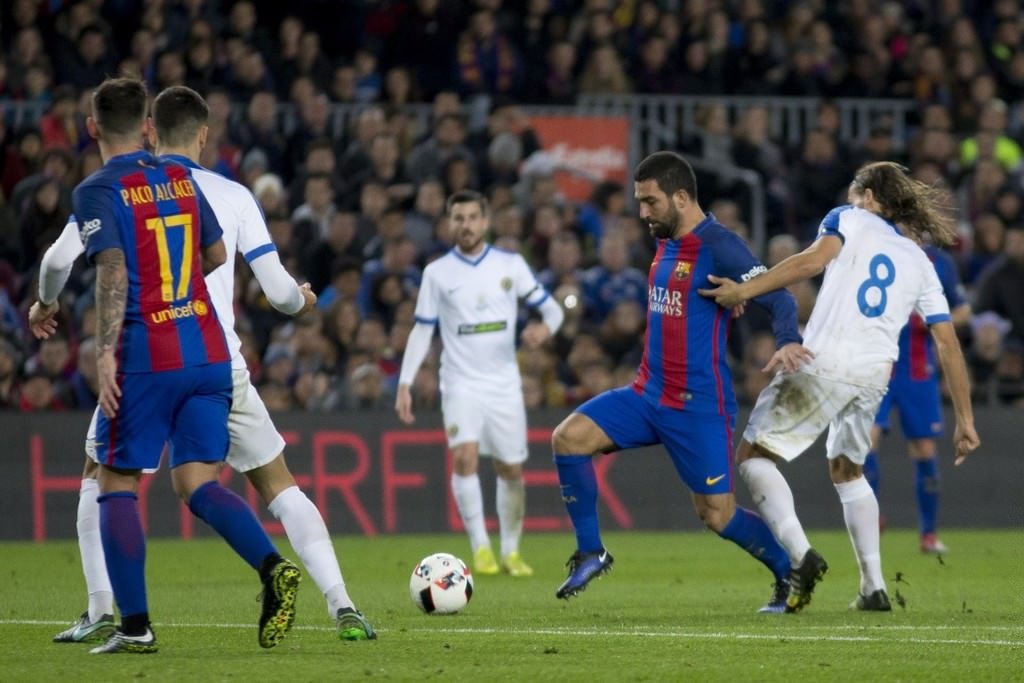 Barcelona, Arda Turan’ı satmaya sıcak bakıyor!