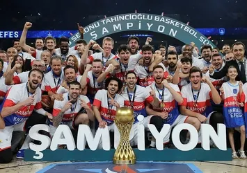 Anadolu Efes sezona damga vurdu