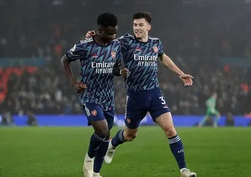 Arsenal deplasmanda farka koştu!