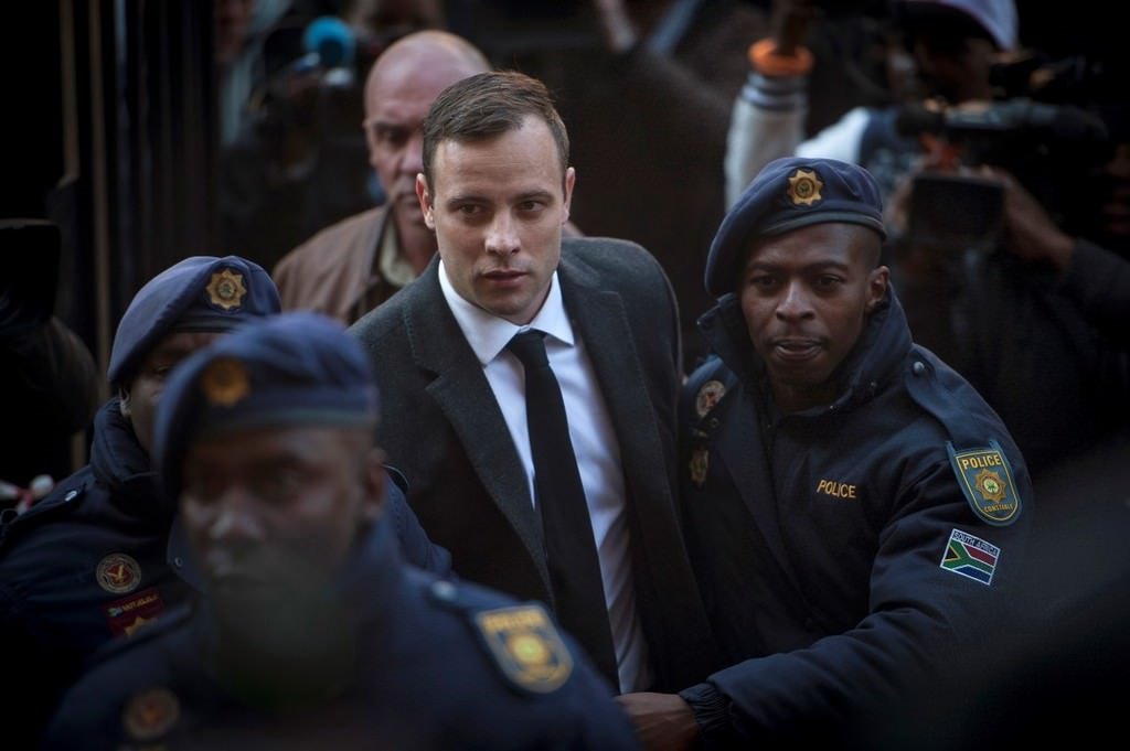 Oscar Pistorius bileklerini kesti!