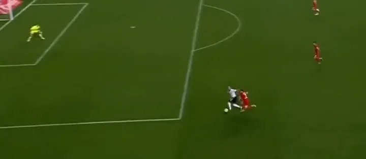 Antalyaspor - Beşiktaş maçında VAR'dan kırmızı kart çıktı! İşte o pozisyon - 2