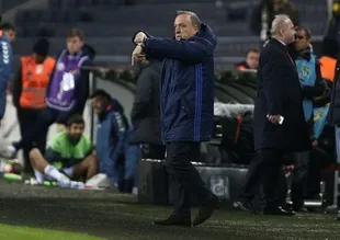 Dick Advocaat, futbolculara sitem etti