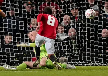 Manchester United'dan tek atış!