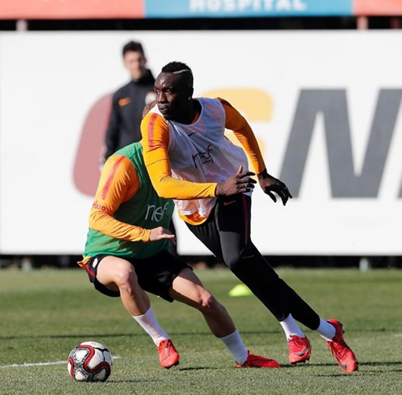 Galatasaray’da dev operasyon!