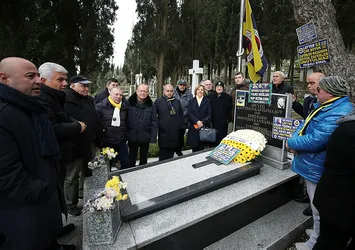 Efsane ismi unutmadılar