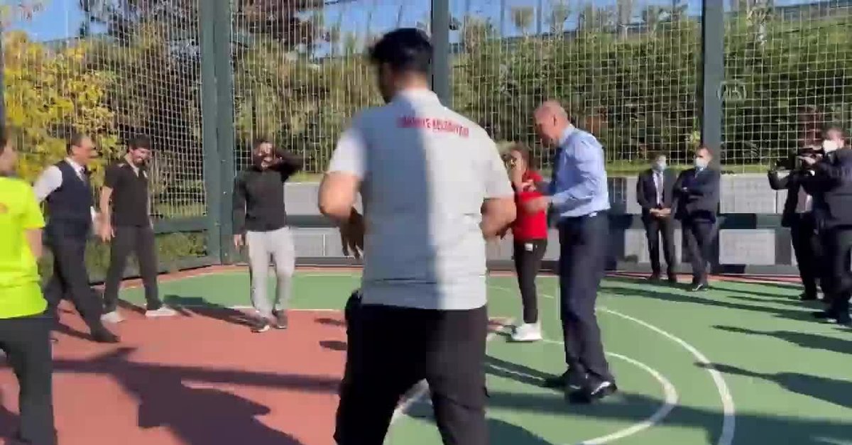 Başkan Erdoğan gençlerle basketbol oynadı
