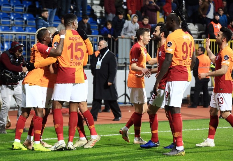 Galatasaray Feghouli ile gaza bastı!