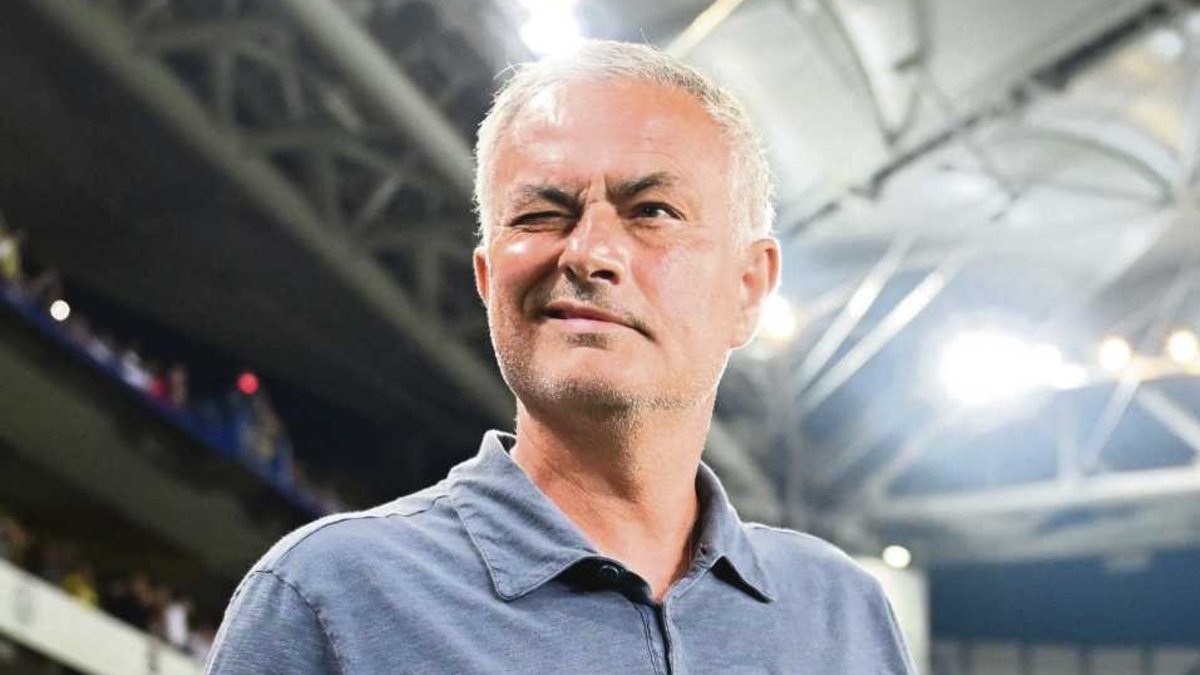 Fenerbahçe'nin yeni sağ beki PSG'den! Transferde ters köşe Fenerbahçe'nin yeni sağ beki PSG'den! Transferde ters köşe