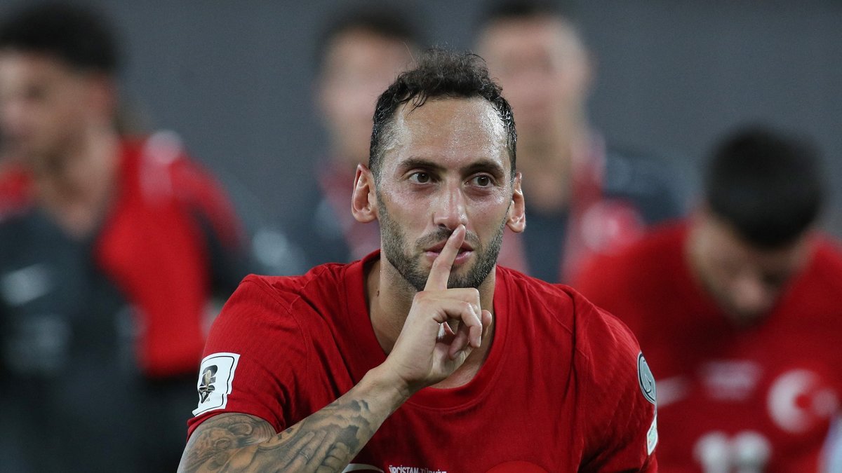 Galatasaray'dan Hakan Çalhanoğlu açıklaması! Transfer... Galatasaray'dan Hakan Çalhanoğlu açıklaması! Transfer...