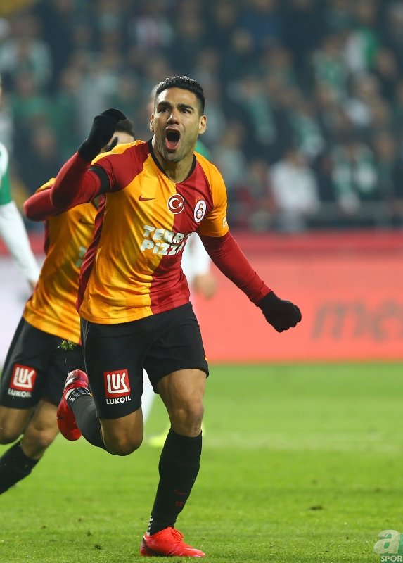 Falcao büyük hayal kırıklığı! 54 gün futbol oynadı 72 gün yattı...