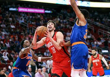 Alperen coştu Houston kazandı!