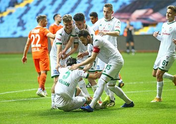 Bursaspor play-off umudunu sürdürdü!