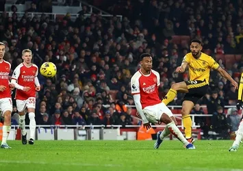 Arsenal evinde kazandı!