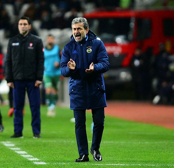 Erman Toroğlu: Aykut Kocaman futbolcuları böyle tehdit etti!