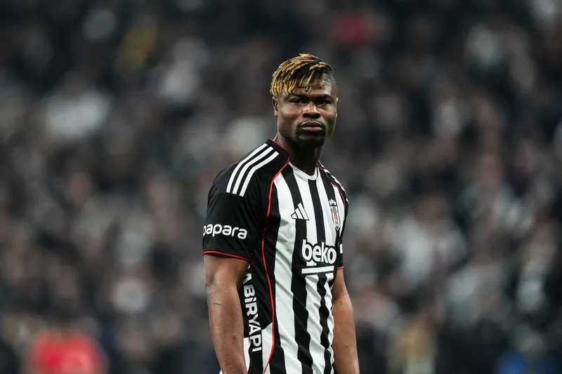 Beşiktaş'ta flaş ayrılık iddiası! Geçtiğimiz sezonun devre arasında gelmişti - 1