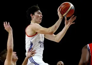 Anadolu Efes'ten 49 sayı fark!