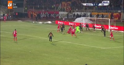 Galatasaray ceza sahasında inanılmaz karambol!