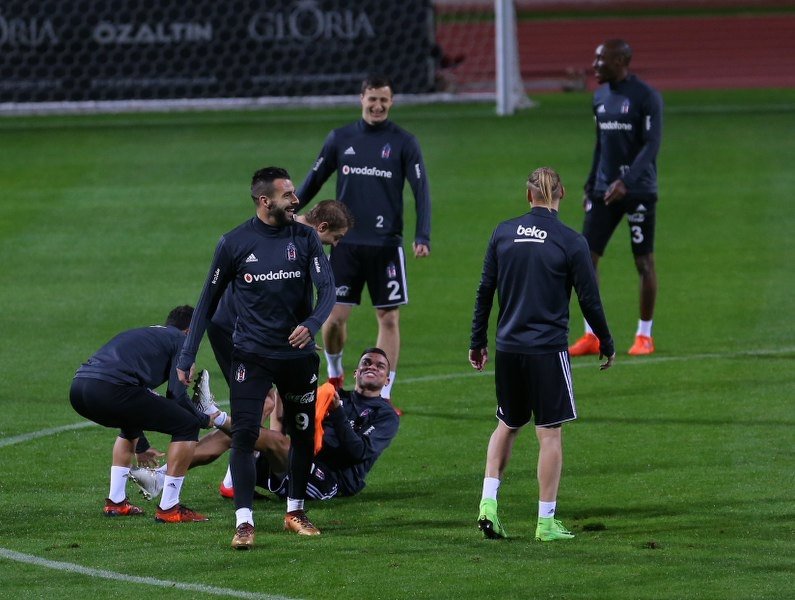 Beşiktaş Antalya’da tam kadro çalıştı