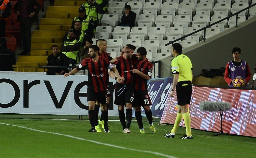 Gaziantepspor-Fenerbahçe karşılaşmasından kareler