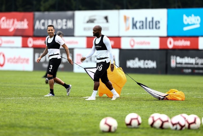 Beşiktaş’ta 3 isimle yollar ayrılıyor!