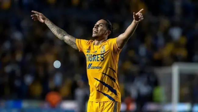 GALATASARAY TRANSFER HABERLERİ - Cimbom'dan stoper bombası! Carlos Salcedo İstanbul'a gelecek - 1