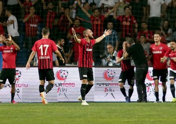 Süper Lig'e son bilet Gazişehir'in!
