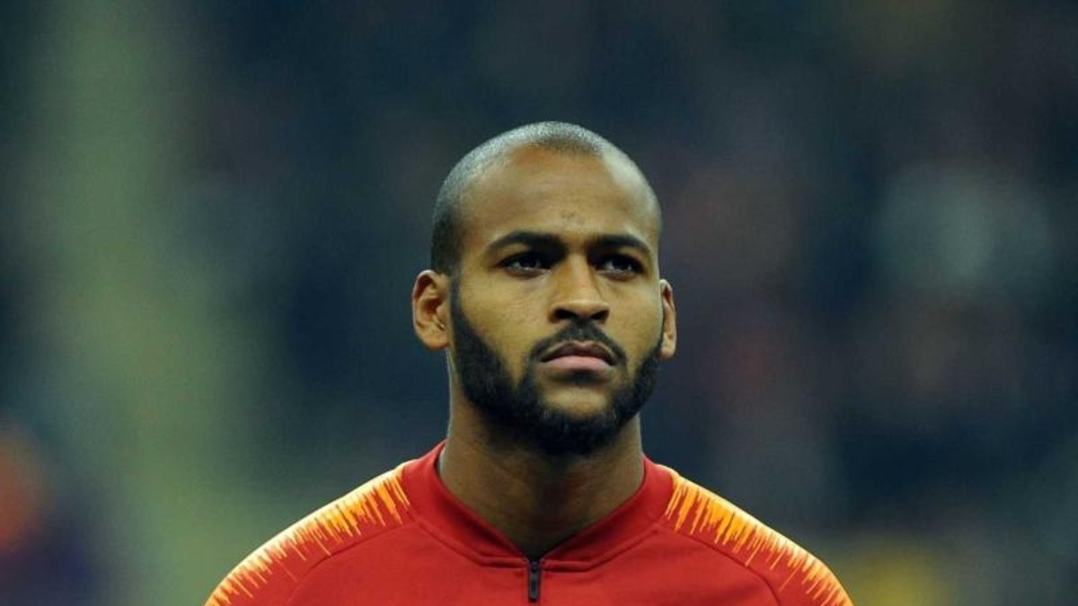 Brezilyalı yıldız futbolu Galatasaray'da bırakmak istediğini açıkladı!