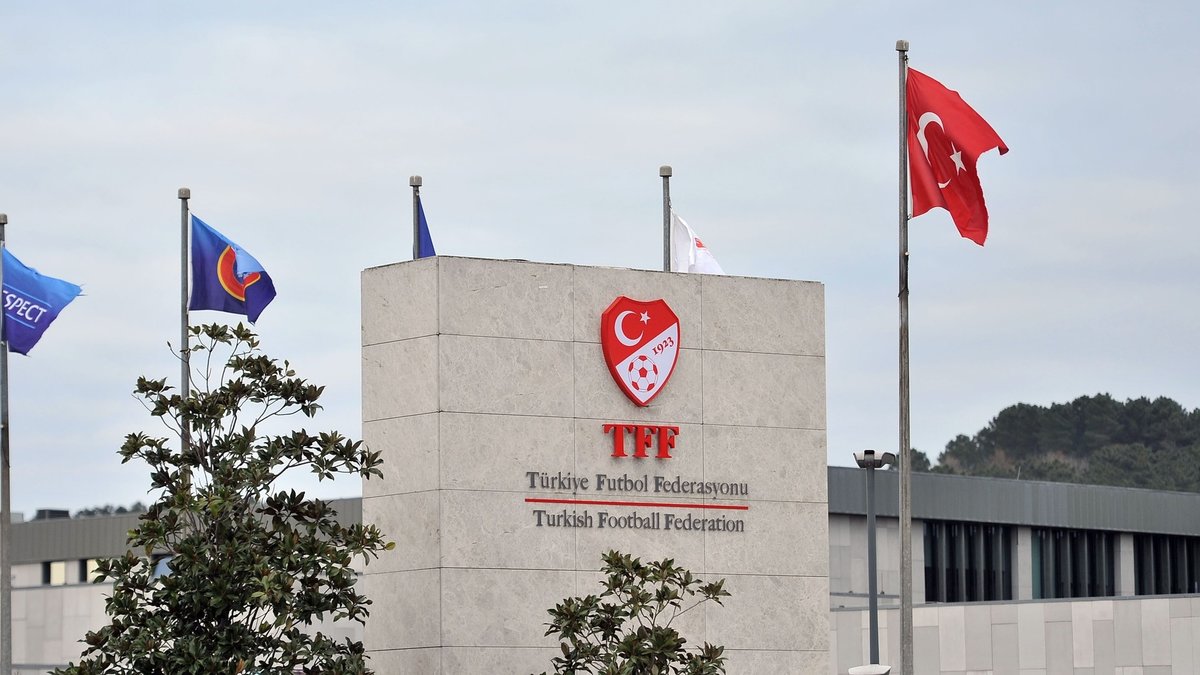 Derbiyi yabancı hakem mi yönetecek? TFF'den gelen resmi açıklamada... Derbiyi yabancı hakem mi yönetecek? TFF'den gelen resmi açıklamada...