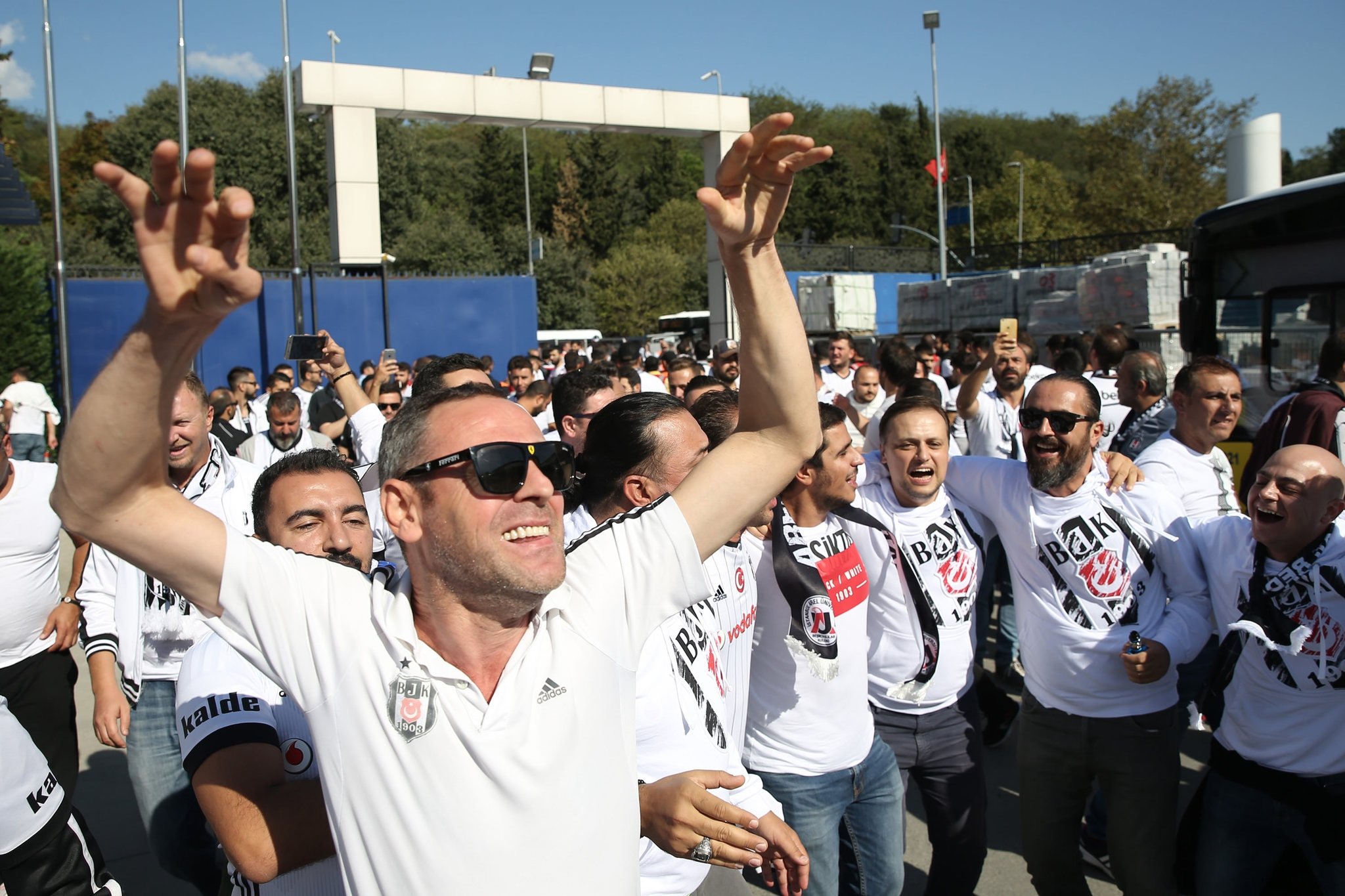 Kadıköy’de beyaz tribün!