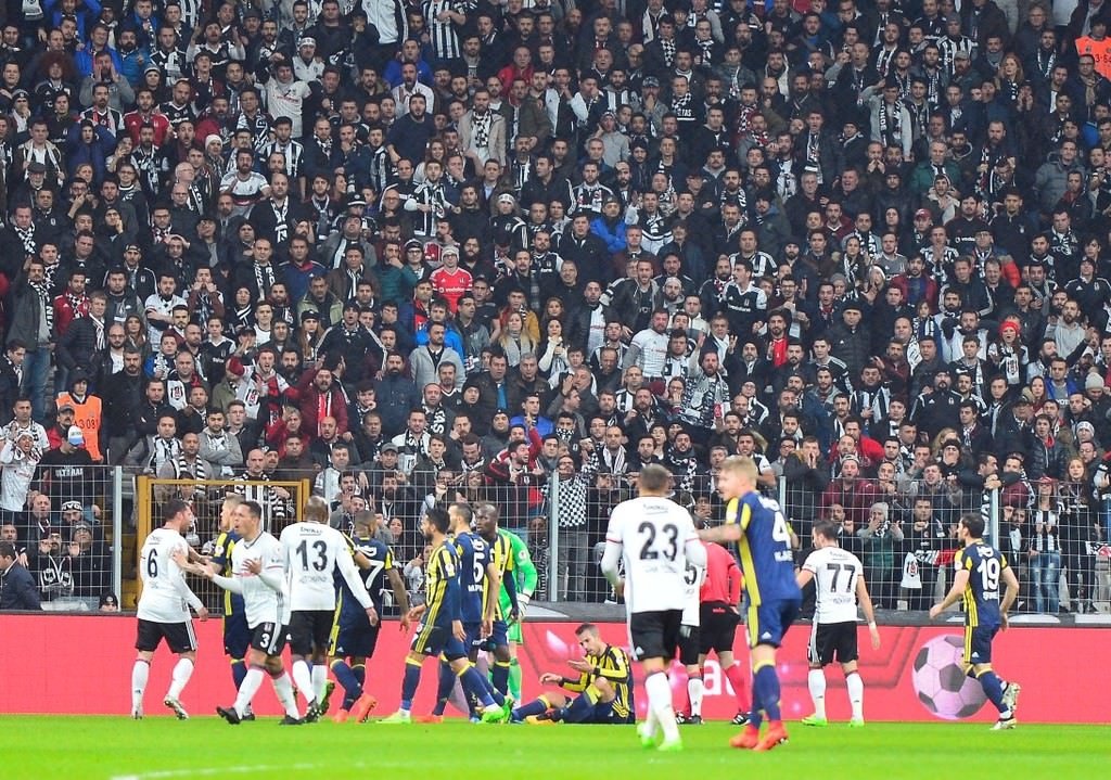 Beşiktaş-Fenerbahçe karşılaşmasından kareler