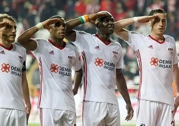 Sivasspor, Antalyaspor'u farklı geçti