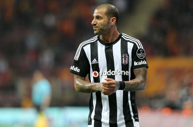 Şenol Güneş yıldız futbolcunun menajerini kovdu