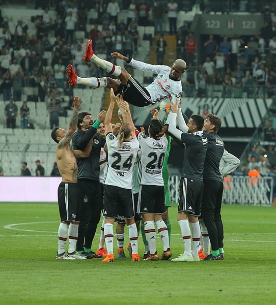 Talisca bonservisiyle birlikte transfer oluyor!