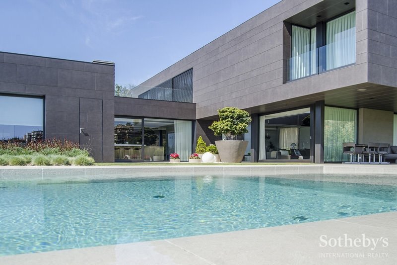 Arda Turan’ın Barcelona’daki muhteşem malikanesi