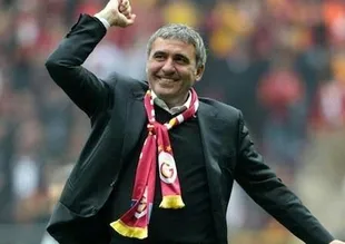 Galatasaray'dan Hagi'ye şampiyonluk kutlaması