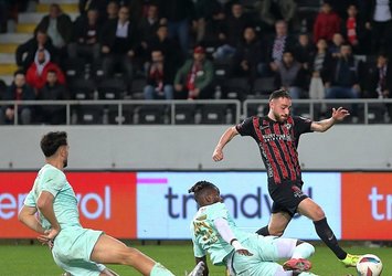 Gol düellosunda kazanan çıkmadı!