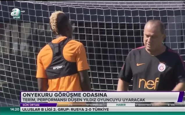Galatasaray'da Onyekuru görüşme odasında