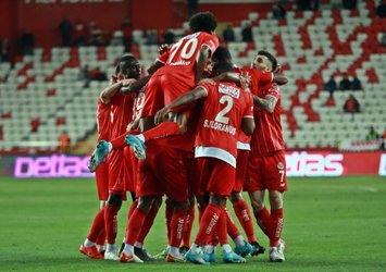 Antalyaspor sahasında farklı kazandı! Seri 5 maça çıktı