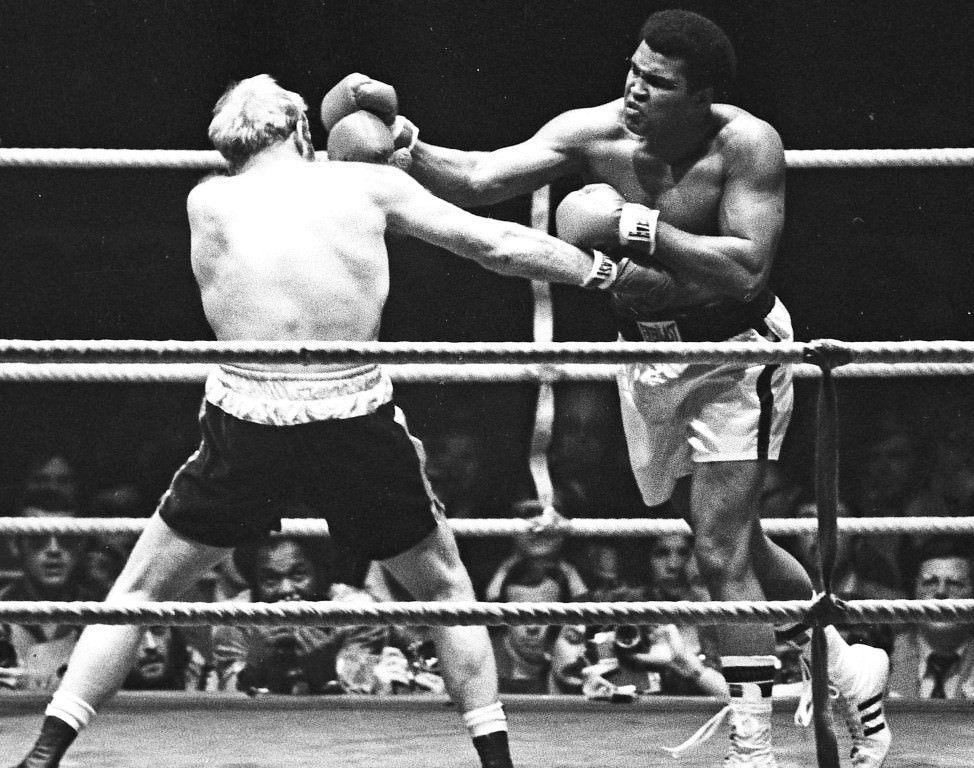 Efsanevi boksör Muhammed Ali hayatını kaybetti