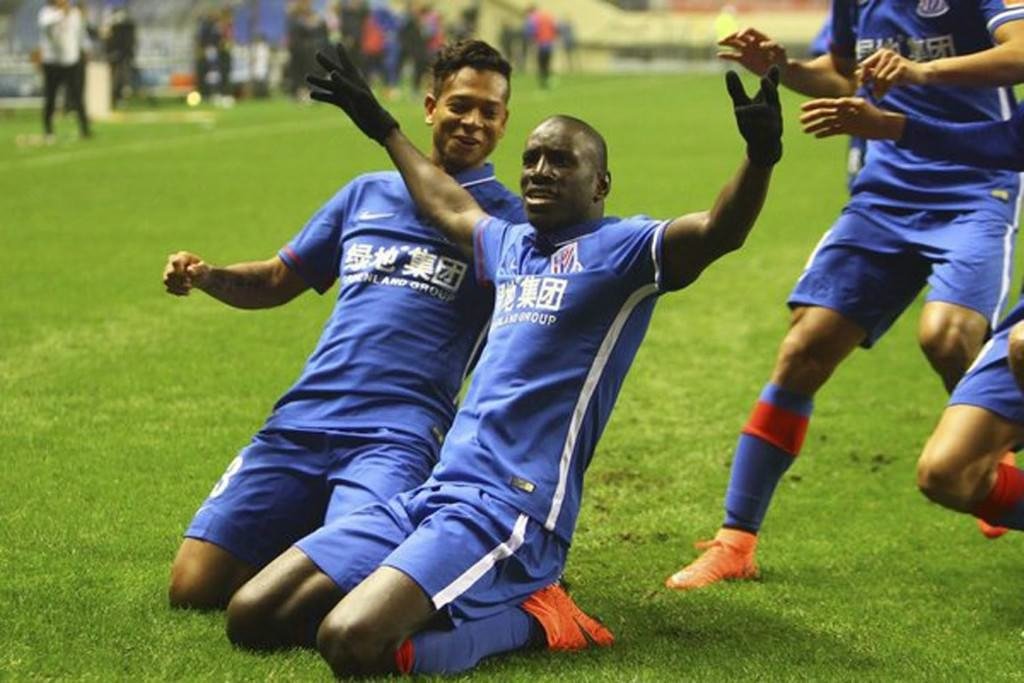 Beşiktaş’tan Demba Ba ve Gomez sürprizi