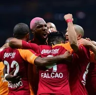 UEFA listeyi açıkladı! Fenerbahçeden Galatasaraya tarihi fark...