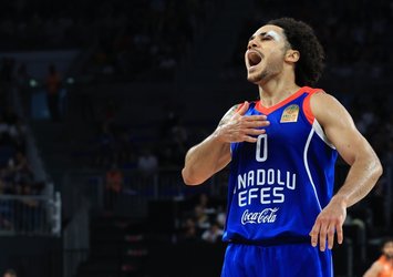 Larkin A. Efes'te kaldı!