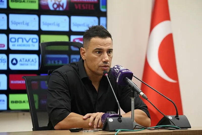 Altay Çağdaş Atan'la anlaşma sağlayamadı! Basın toplantısı iptal edildi - 1