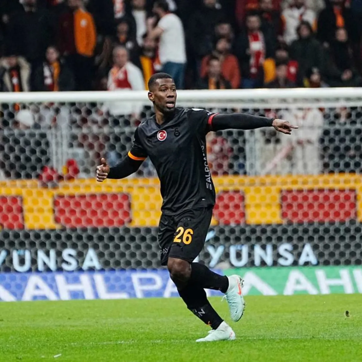 Carlos Cuesta'nın Galatasaray'daki geleceğiyle ilgili yeni bir adım atıldı