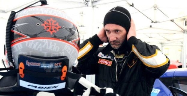 Adı Fenerbahçe ile anılan yıldız poker masasında yakalandı! Sosyal medya sallandı